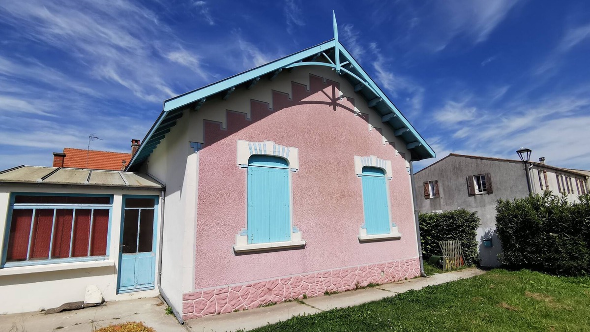 Le Chateau-d'Oleron House | Maison Classée au Cœur du Château Avec Dépendance
