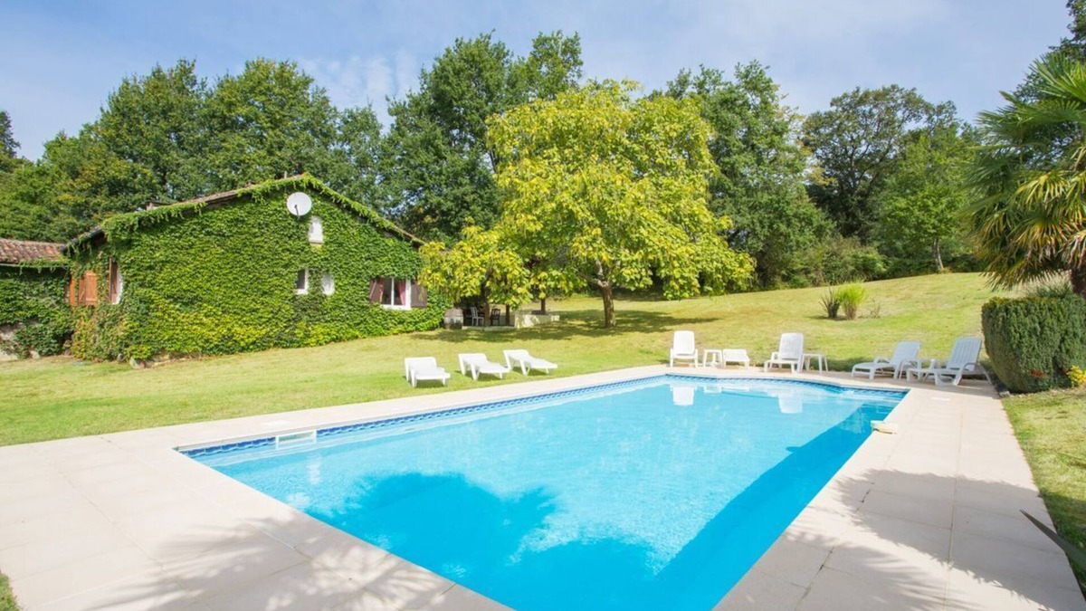 Panjas Villa | Maison Coeur - Four Bedroom Villa, Sleeps 10