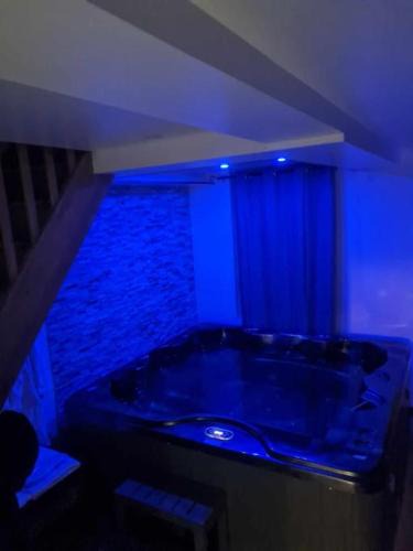 Le Plessis-Brion Apartment | Maison cosy avec jacuzzi