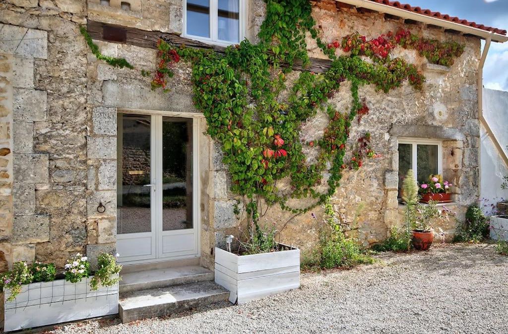 Lempzours House | Maison d'Amis Des Hirondelles