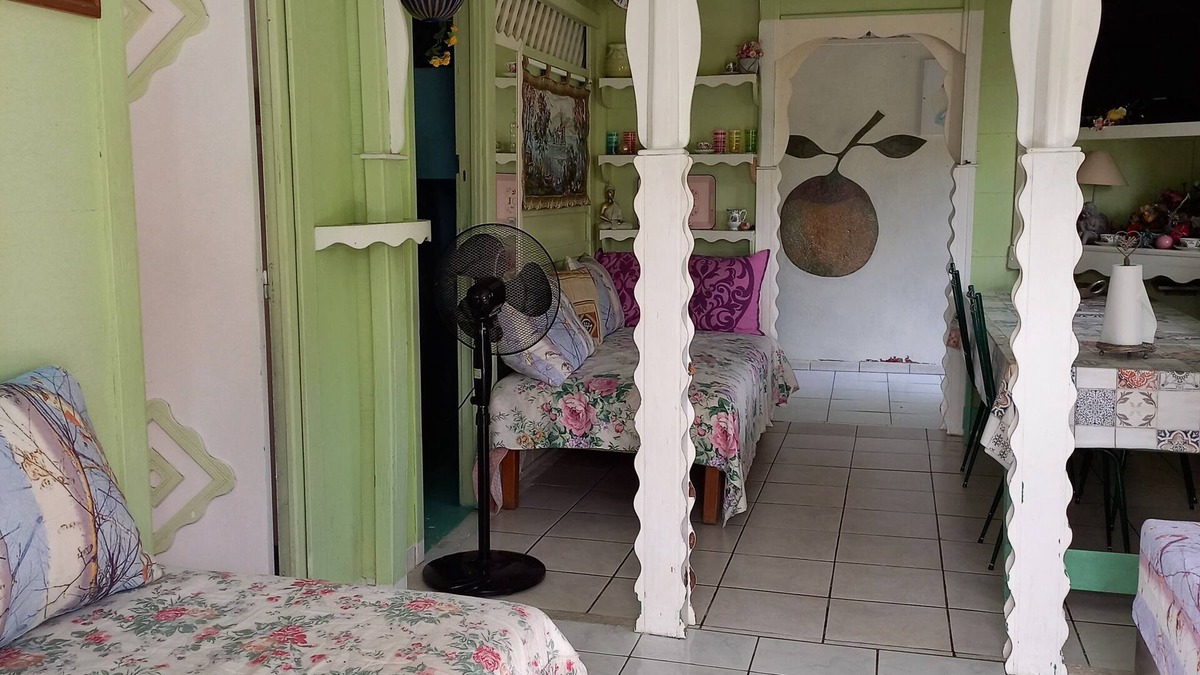 Saint-Charles House | Maison D'antan, Calme, 5minutes de la Plage en Voiture