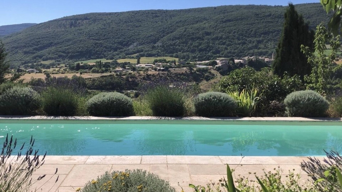 L'Hospitalet House | Maison D'architecte en Provence Avec vue et Piscine
