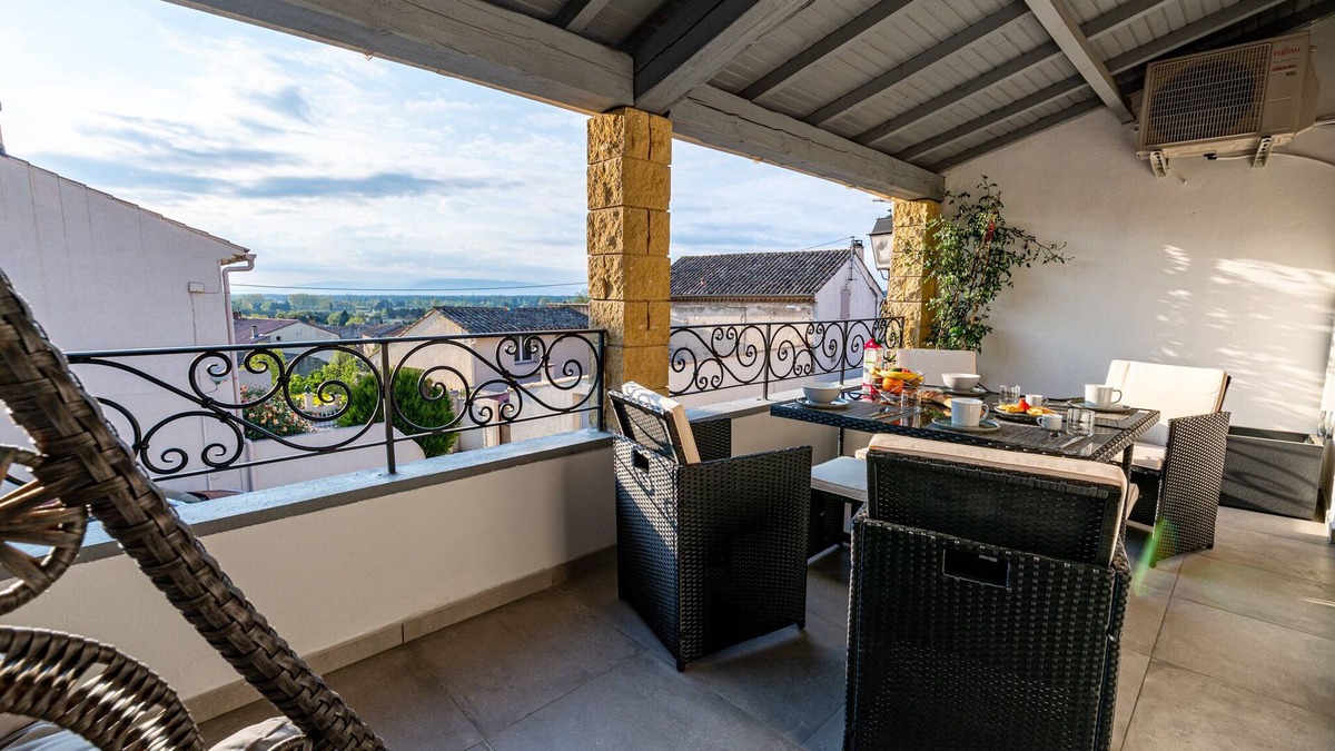 Chateauneuf-de-Gadagne House | Maison de Village - Bello Visto
