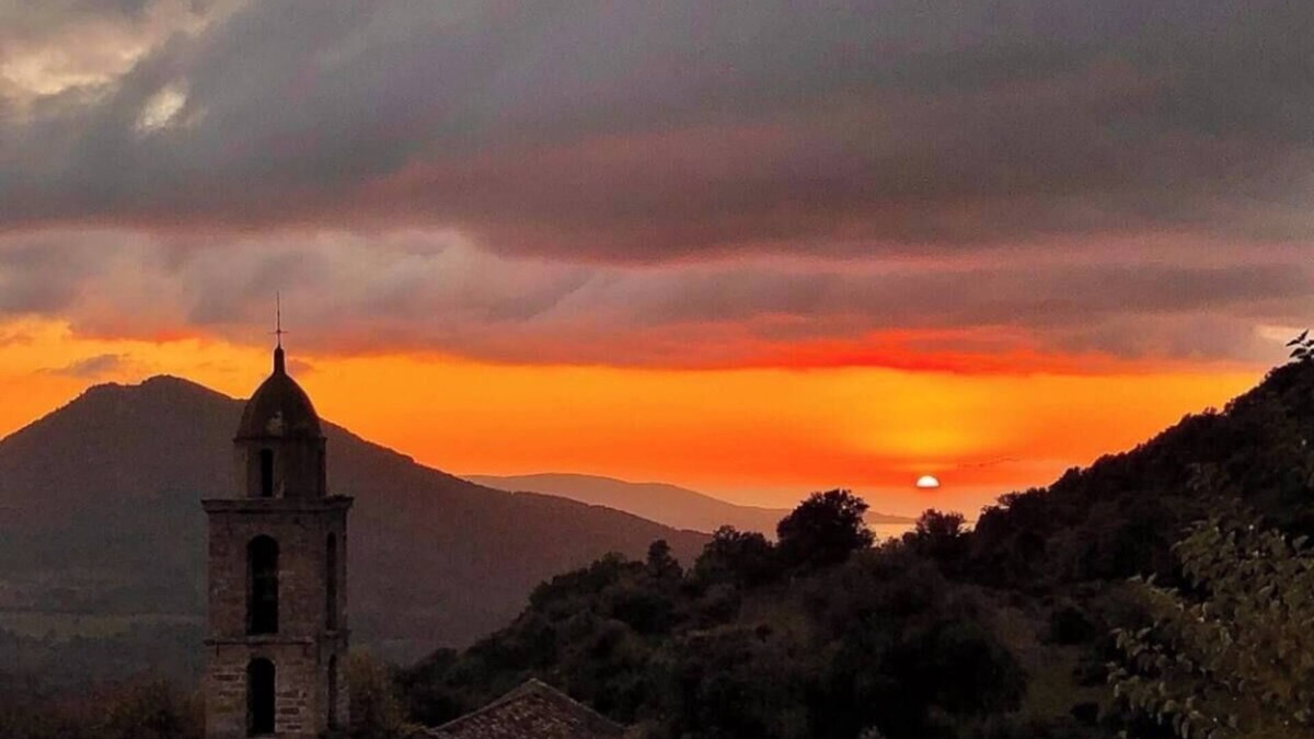 Santa-Maria-Figaniella House | Maison Dans un Petit Village de Montagne au Calme