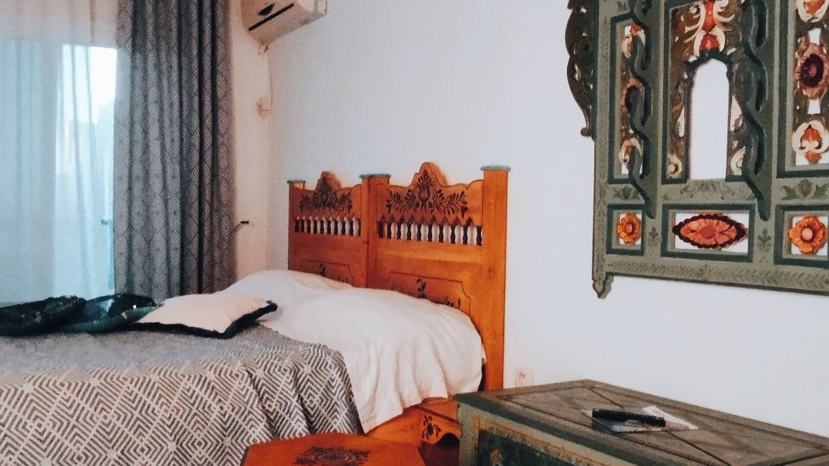 Borj Erras House | Maison d'hôte Albatros Guest room with private bathroom and sea view