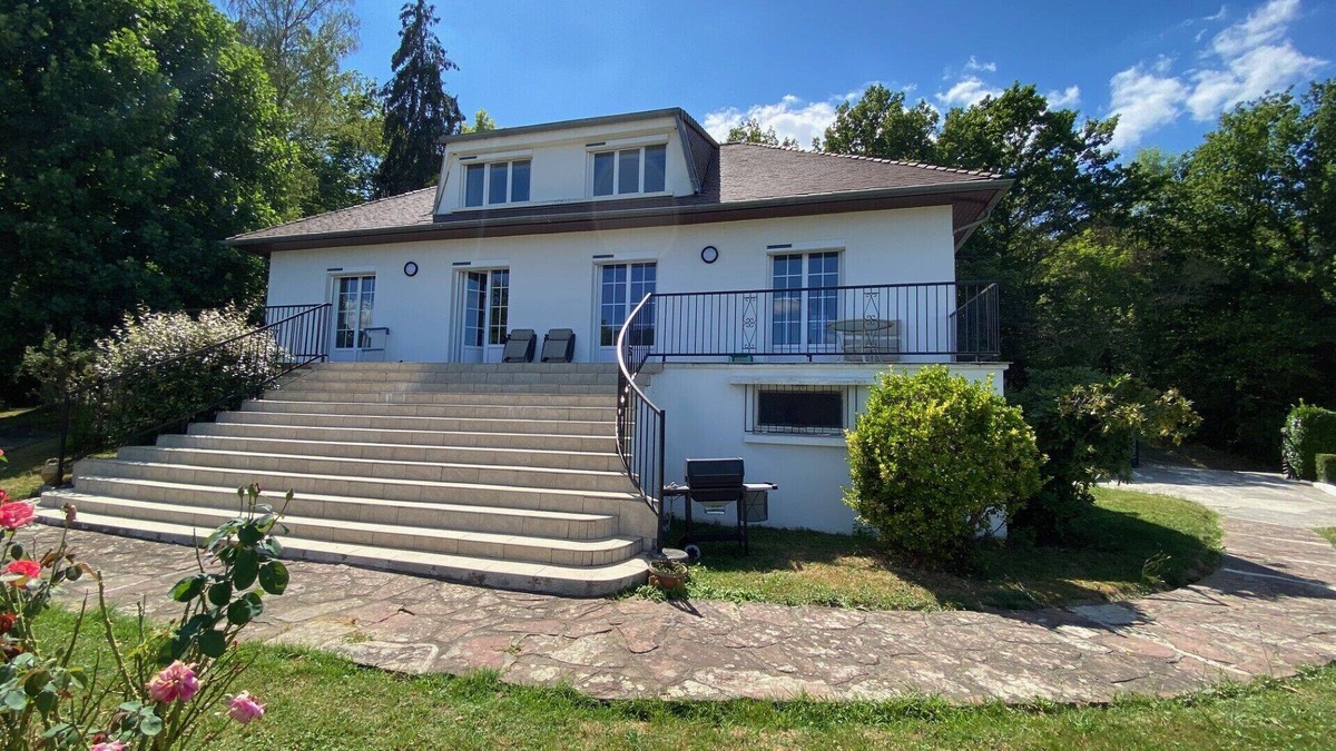 Encausse-les-Thermes Villa | Maison Dans les Bois Avec Piscine et vue Montagnes