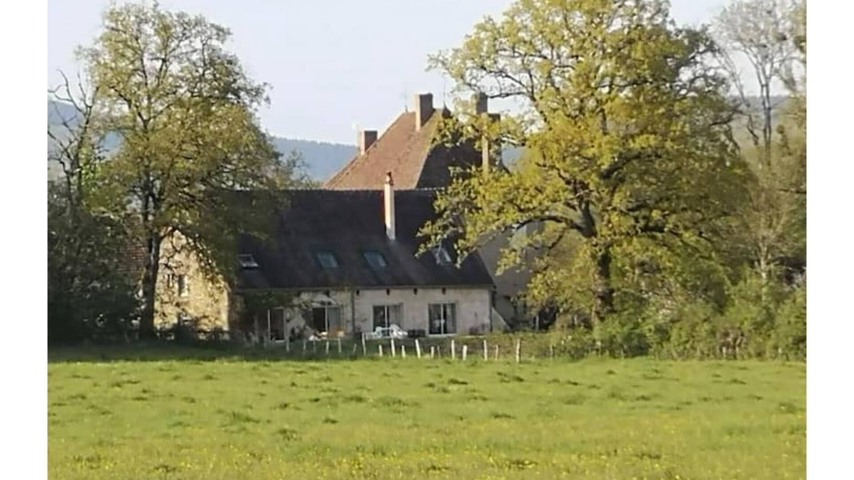 Tavernay House | Maison Dans la Campagne Morvandelle