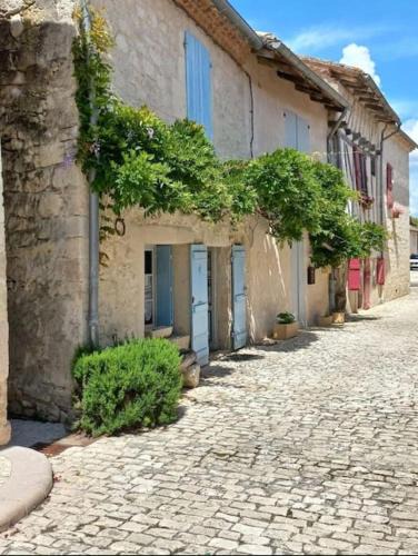 Monjoi House | Maison dans la magnifique village de Montjoi