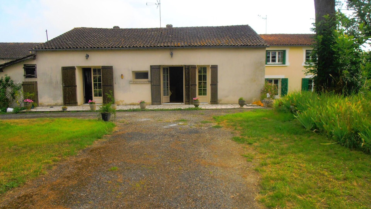 Ribagnac House | Maison Dans Petit Village Tranquille Pres DES Chateaux