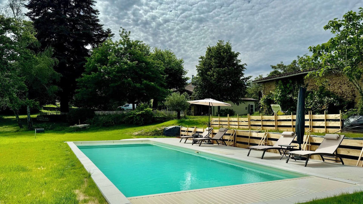 Chasselay House | Maison Dauphinoise Avec Piscine 10 Personnes