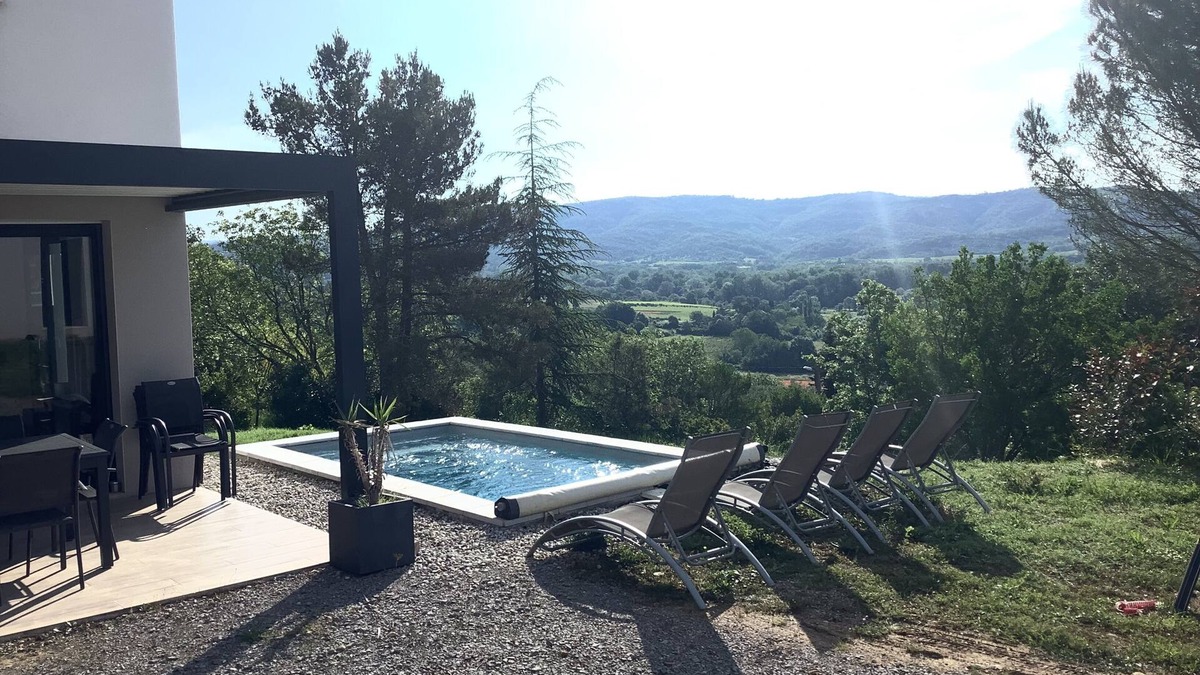 Chauzon Villa | Maison de 6 Personnes Avec Piscine à 10 mn à Pied dun Site Classé