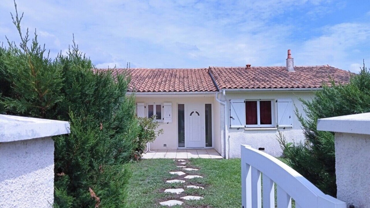 Saint-Androny House | Maison de 90m2 Avec Jardin et Terrasse en Plein Coeur du Vignoble Blayais