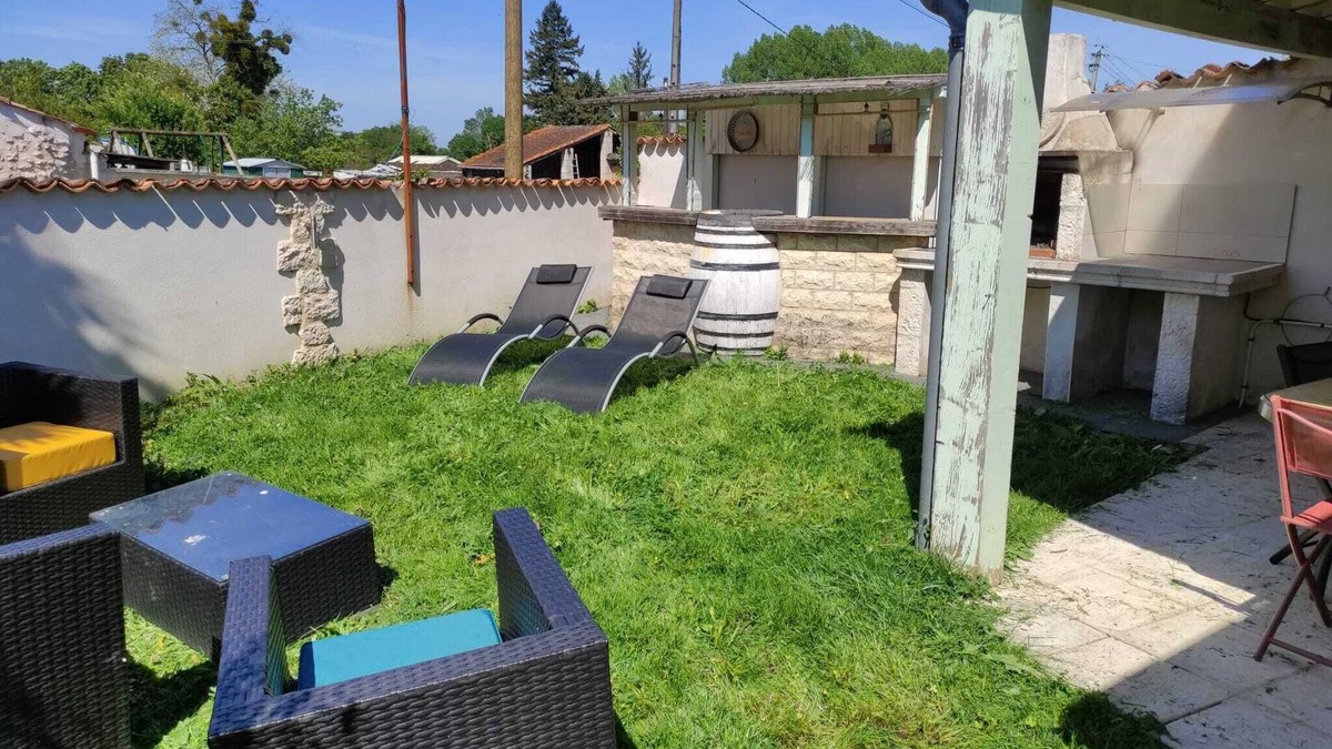 Nieul-les-Saintes House | Maison de Campagne à 30 min des Plages de Royan