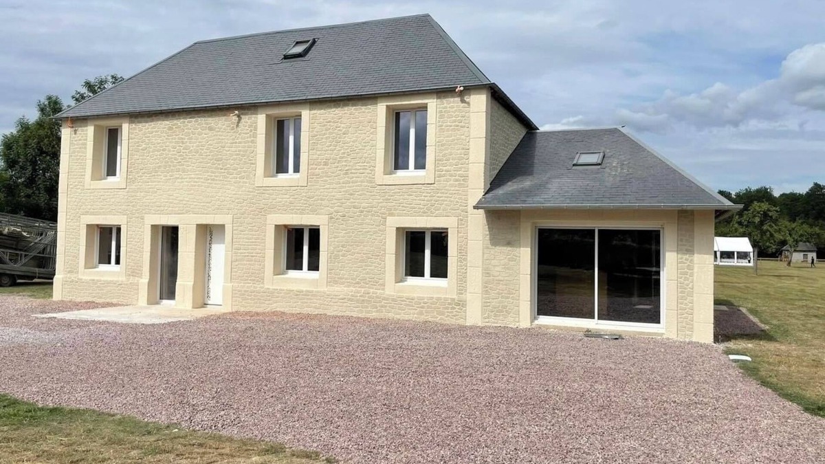 Saint-Cyr-du-Ronceray House | Maison de Campagne