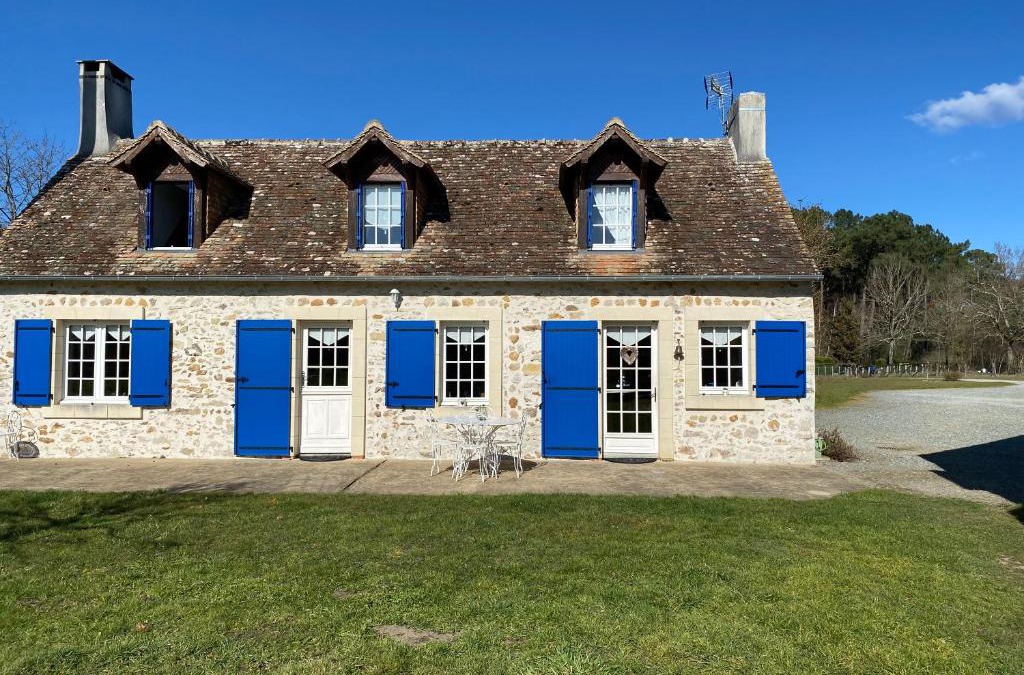 Challes Bed & Breakfast | Maison de Campagne Le Pâtis aux Chevaux proche circuit 24H et Le Mans
