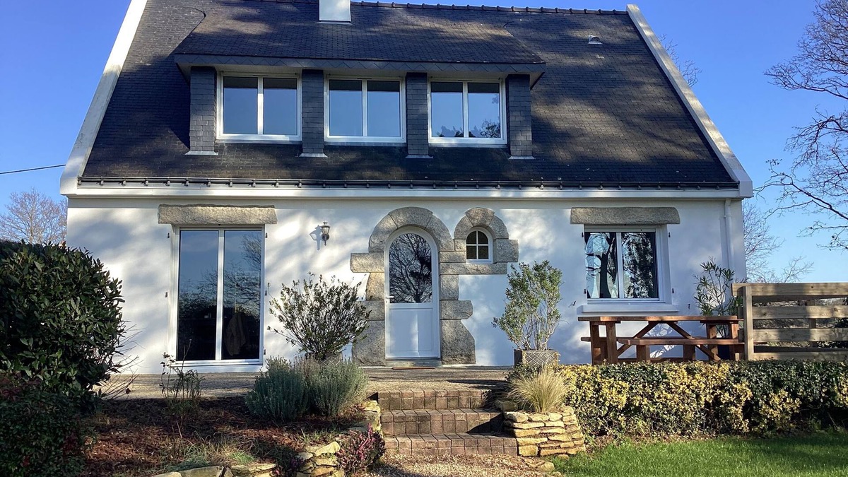 Plumergat House | Maison de Campagne Néo-bretonne sur un Grand Parc Verdoyant. Golfe du Morbihan