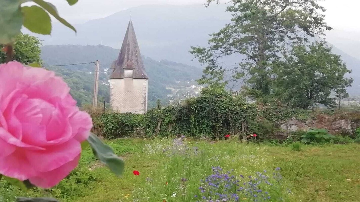 Bescat House | Maison DE Campagne Nichee AU Coeur D'un Petit Village DES Pyrenees