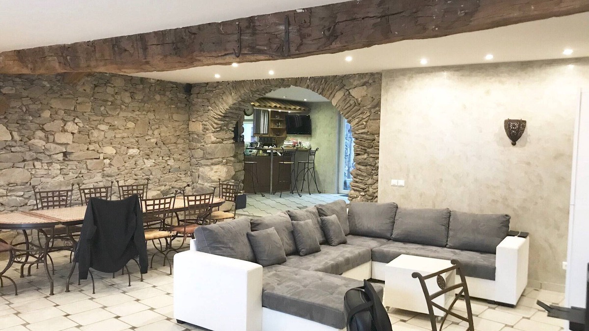 Saint-Maurice-sur-Dargoire House | Maison de Campagne Tranquille à 30 Minutes de Lyon Avec Piscine, Boulodrome