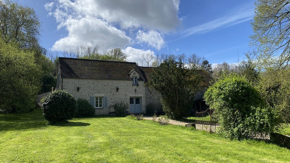 Montjavoult House | Maison de Charme au Cœur du Vexin - Piscine Chauffée, Grand Jardin - 1h de Paris
