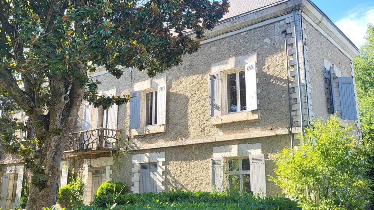 Montcaret House | Maison de Charme Avec Piscine et Climatisation