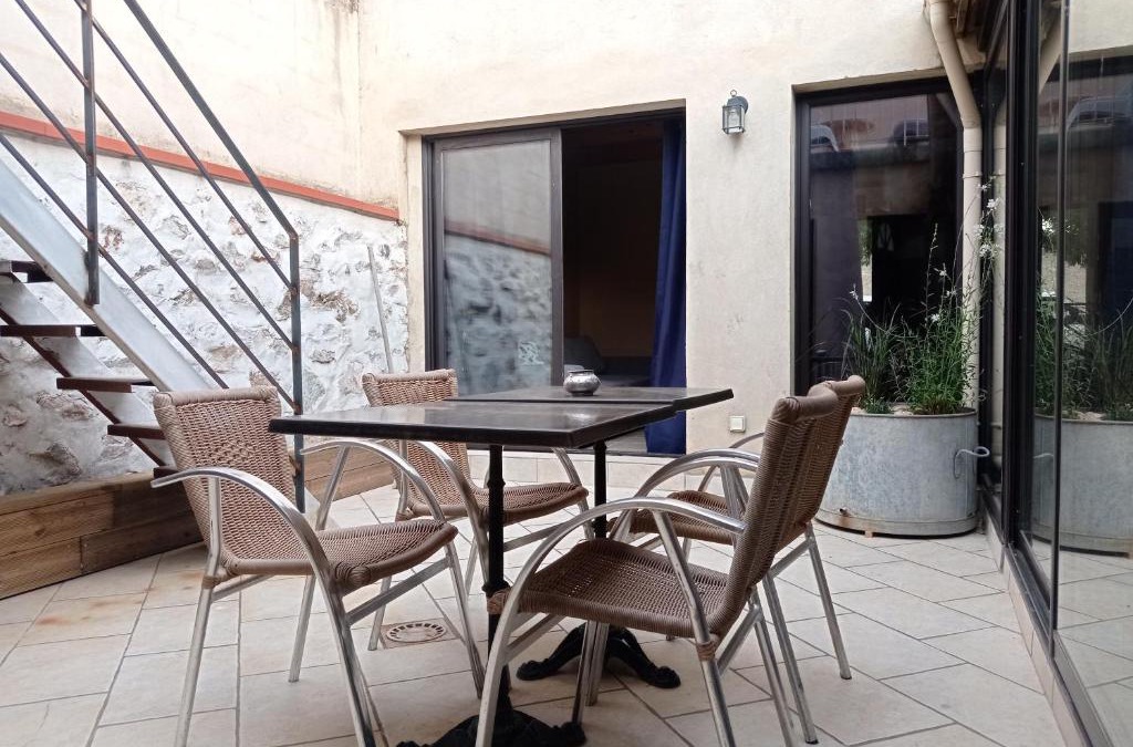Estagel House | Maison de charme avec patio et terrasse de toit
