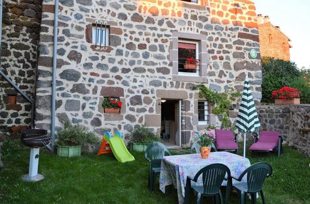 Vergezac House | Maison de charme en pierres - Proche Puy-en-Velay, idéal familles, randos & confort moderne - FR-1-582-48