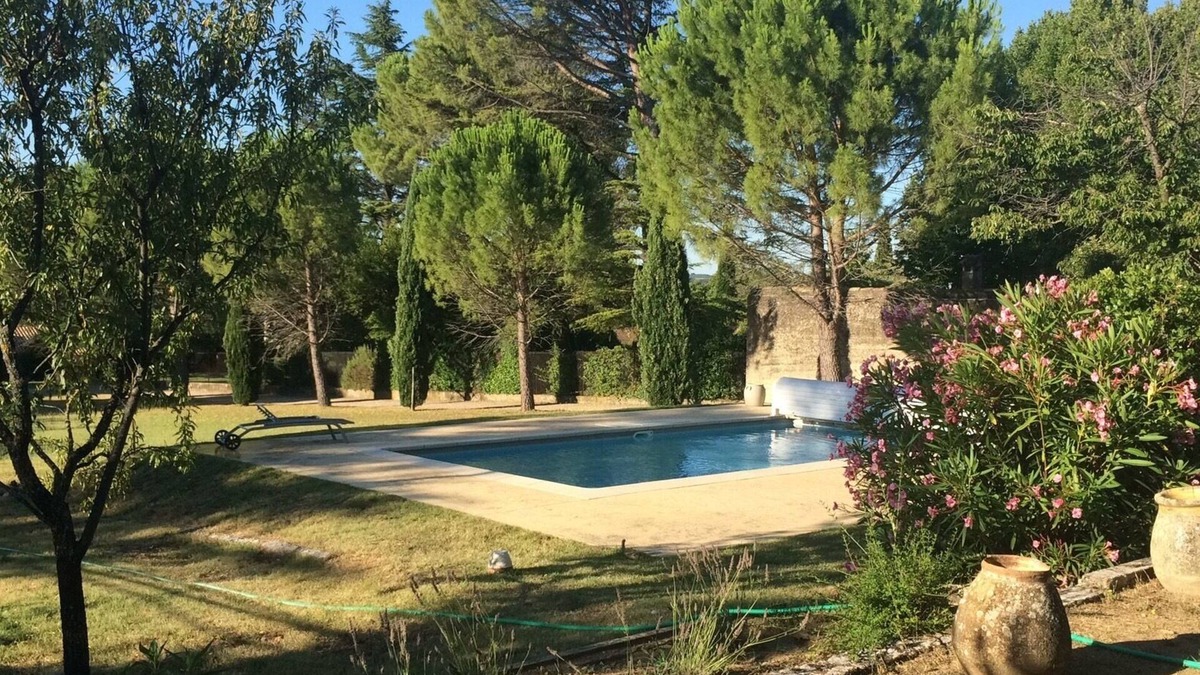 Valreas House | Maison de Famille Avec Beaucoup de Charme et de Caractère, Piscine et Grand Parc