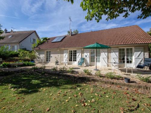 Saint-Benoit-sur-Loire Bed & Breakfast | Maison de campagne avec jardin, chambres spacieuses - FR-1-590-304