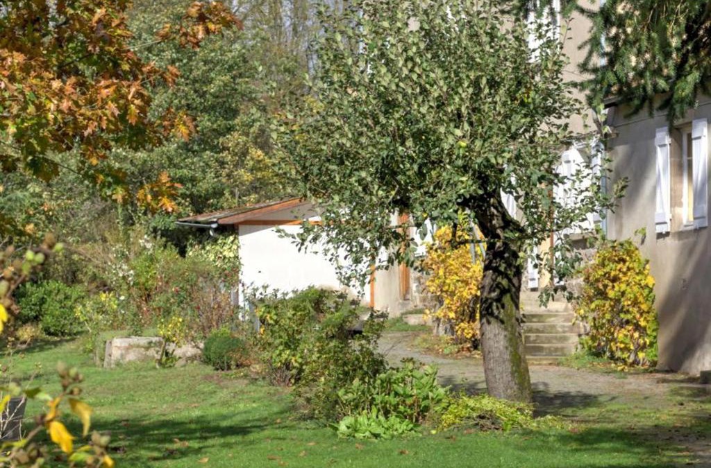 Saint-Symphorien-de-Lay House | Maison de charme avec jardin, 2 chambres, proche loisirs et nature, à 20 km de Roanne - FR-1-496-278