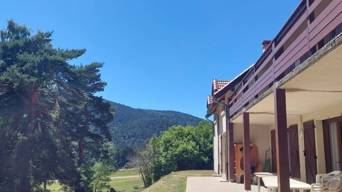 Chalmazel-Jeansagniere House | Maison de la forêt magique