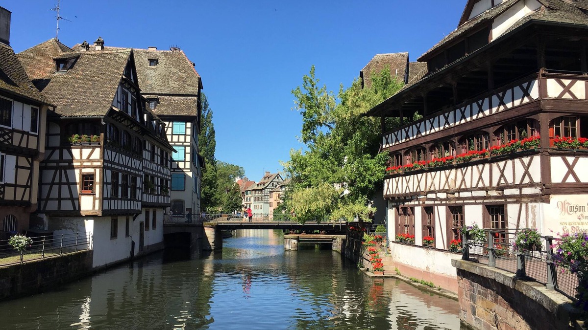 Munchhausen House | MAISON DE LA SAUER with breakfast, parking, high-speed WiFi