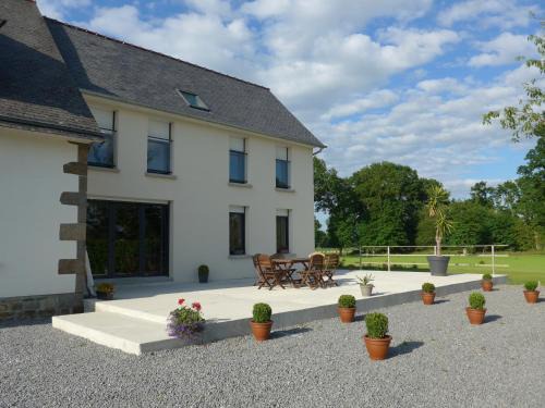 Combourg House | Maison de Luciné