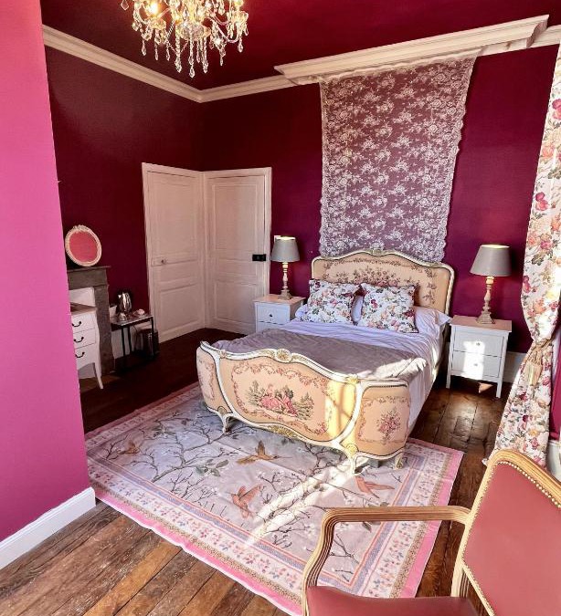 Lanouaille Bed & Breakfast | Maison de Mags & Mags Marie Antoinette Room
