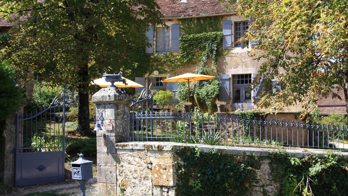 Ajat House | Maison de Maitre +petite maison Perigourdine for 12 people in the causse