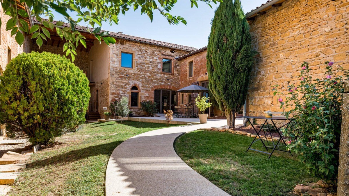 Lachassagne Hotel | Maison de Pagneux
