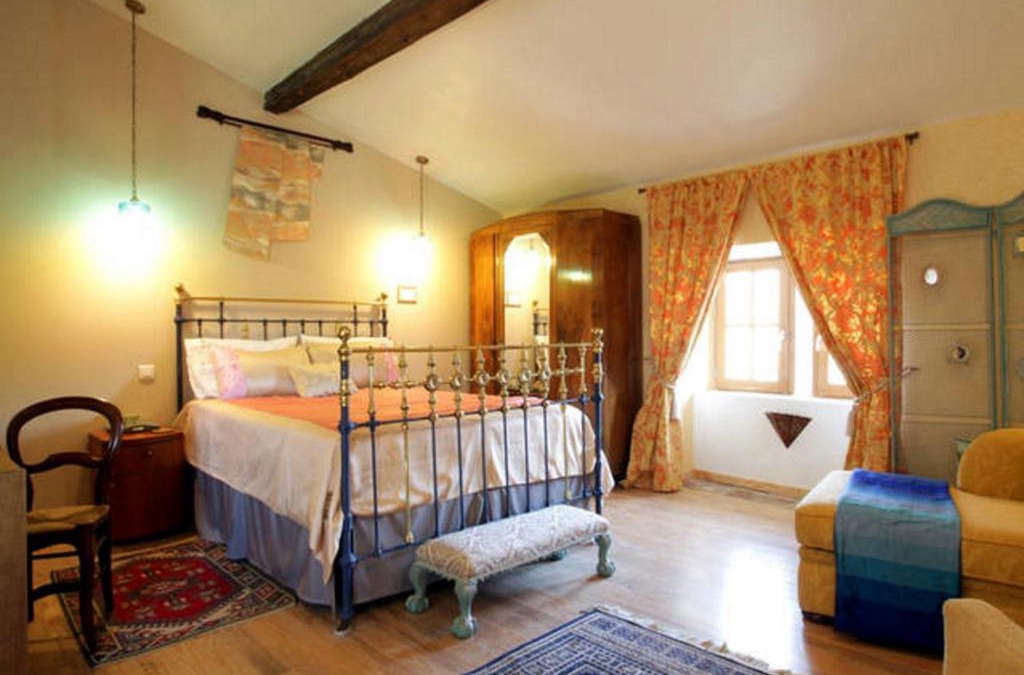Montolieu Apartment | Maison de Textile Apartment