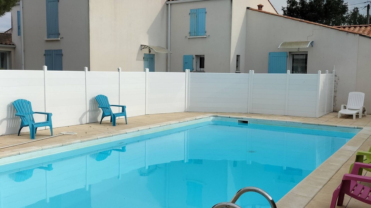 Le Chateau-d'Oleron Condo | Maison de Vacances sur L'ile D'oléron Avec Piscine