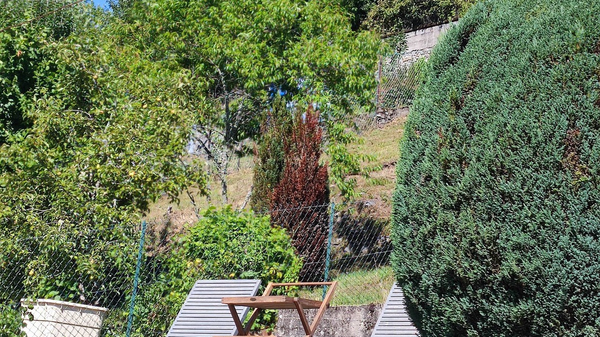 Lanobre House | Maison de Vacances Entre Montagnes et Lacs