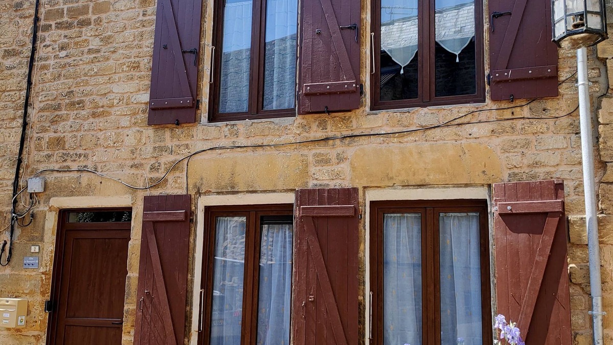 Mouzon House | Maison de Vacances à Proximité de la Nature