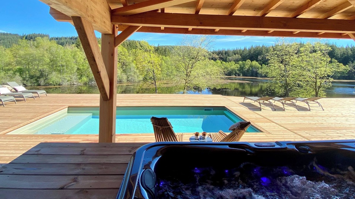 Viam Cottage | Maison de Vacances Avec Piscine et Spa Domaine de la Voûte 8/10 Personnes