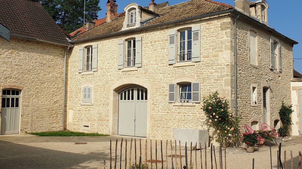Savigny-les-Beaune House | Maison de Ville Indépendante Centre Village