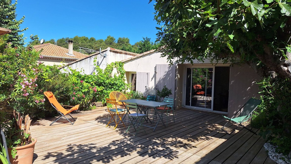 La Motte-dʼAigues House | Maison de Village Lumineuse Dans le Sud Luberon, Avec Grande Terrasse Ombragée