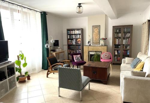 Labastide-d'Anjou House | Maison de village