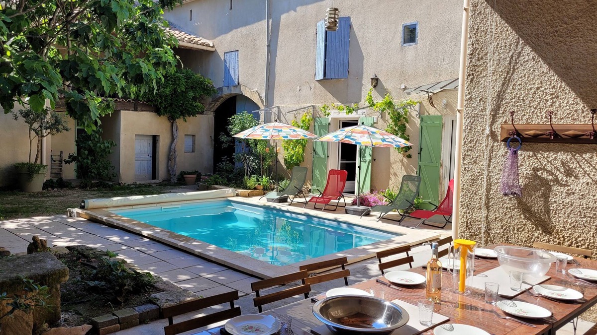 Le Cailar House | Maison de Village du Xvii Siècle en Petite Camargue Avec Piscine