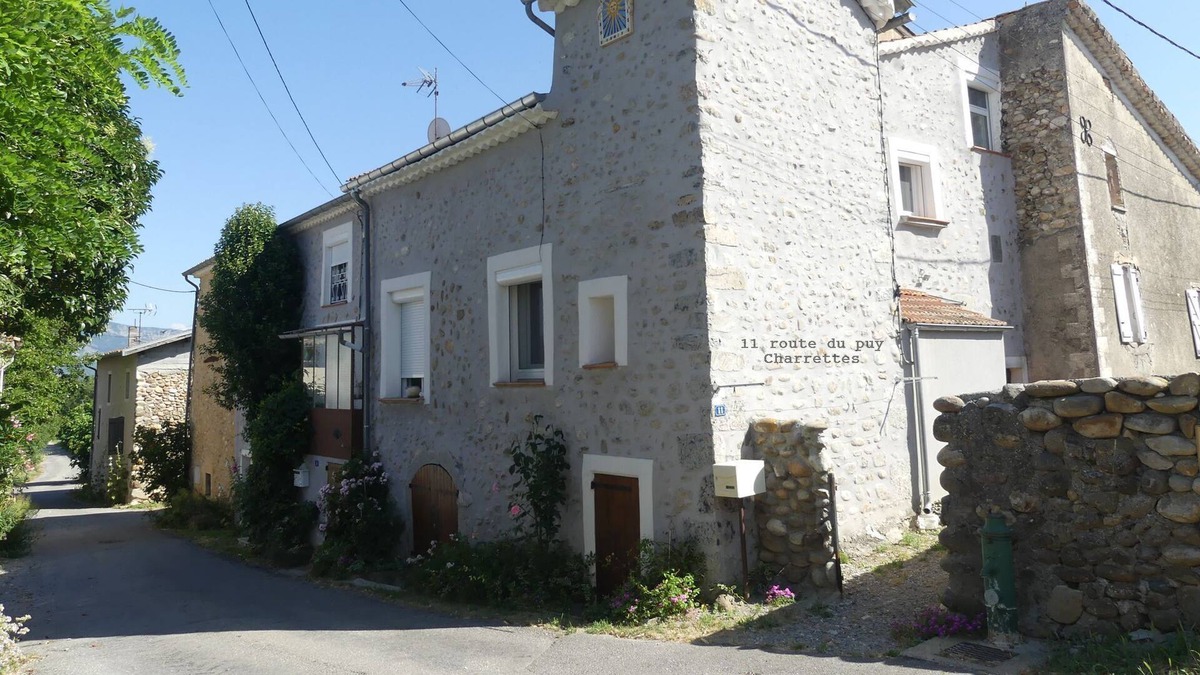 Le Poet House | Maison de Village en Pierres