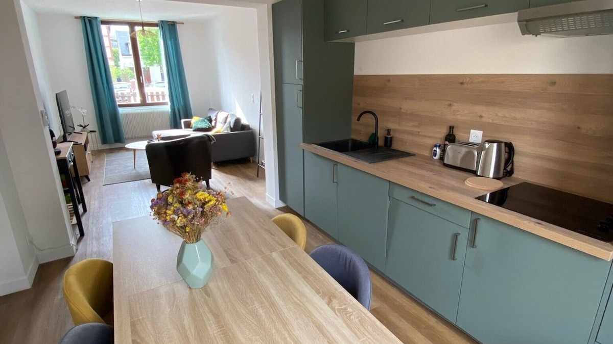 Coteaux Ouest House | Maison de Ville Avec Jardin