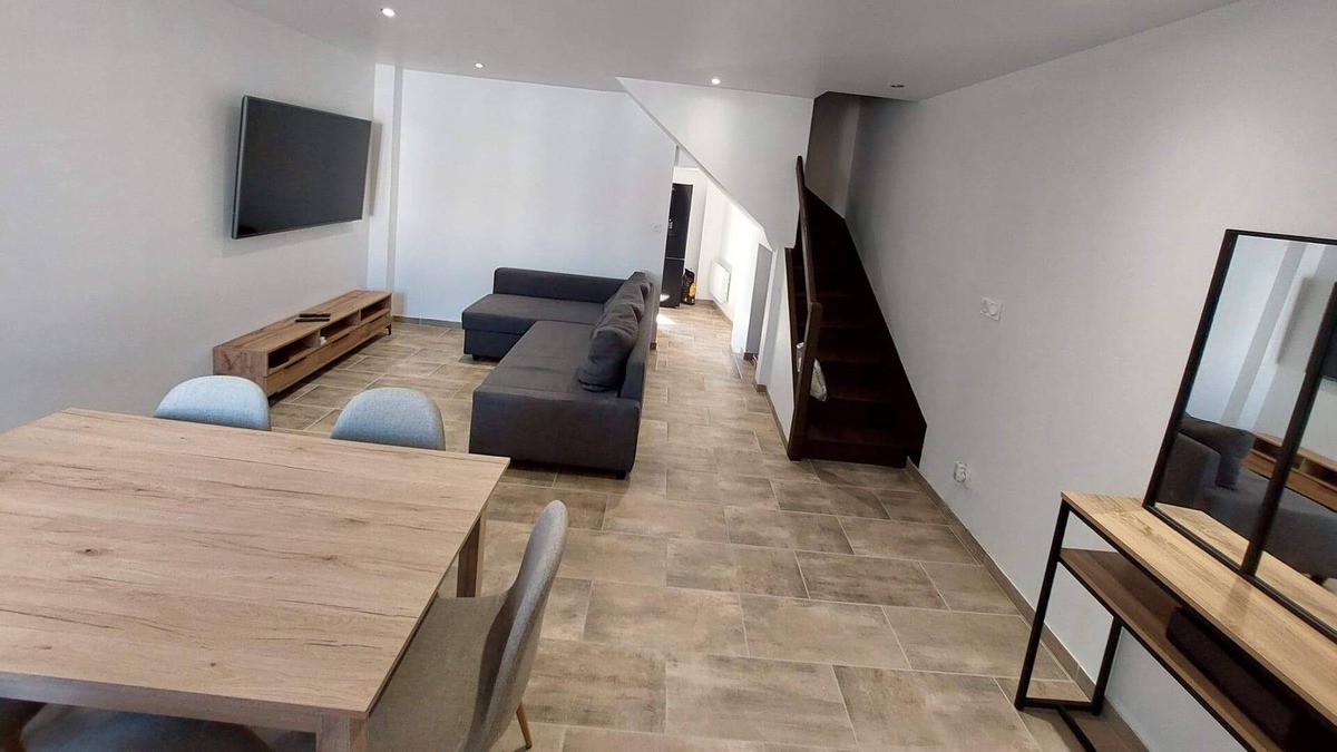 Sury-le-Comtal House | Maison de Ville Dans Residence Privée