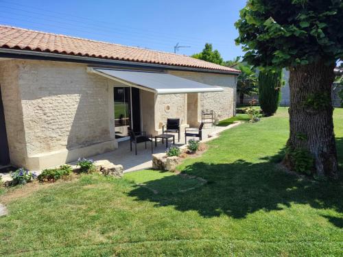 La Creche House | Maison des Hauts, terre de lavoirs