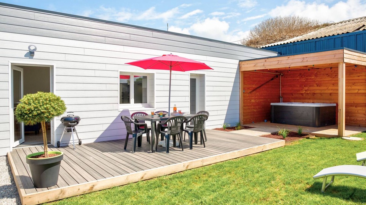 Cleder House | MAISON DES NAUFRAGÉS - Private Jacuzzi- Heated indoor pool -100m from the sea