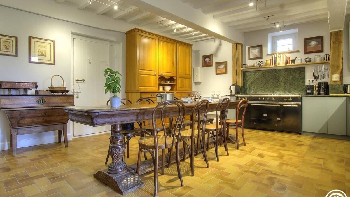 Saint-Bernard House | Maison des Pénicheurs